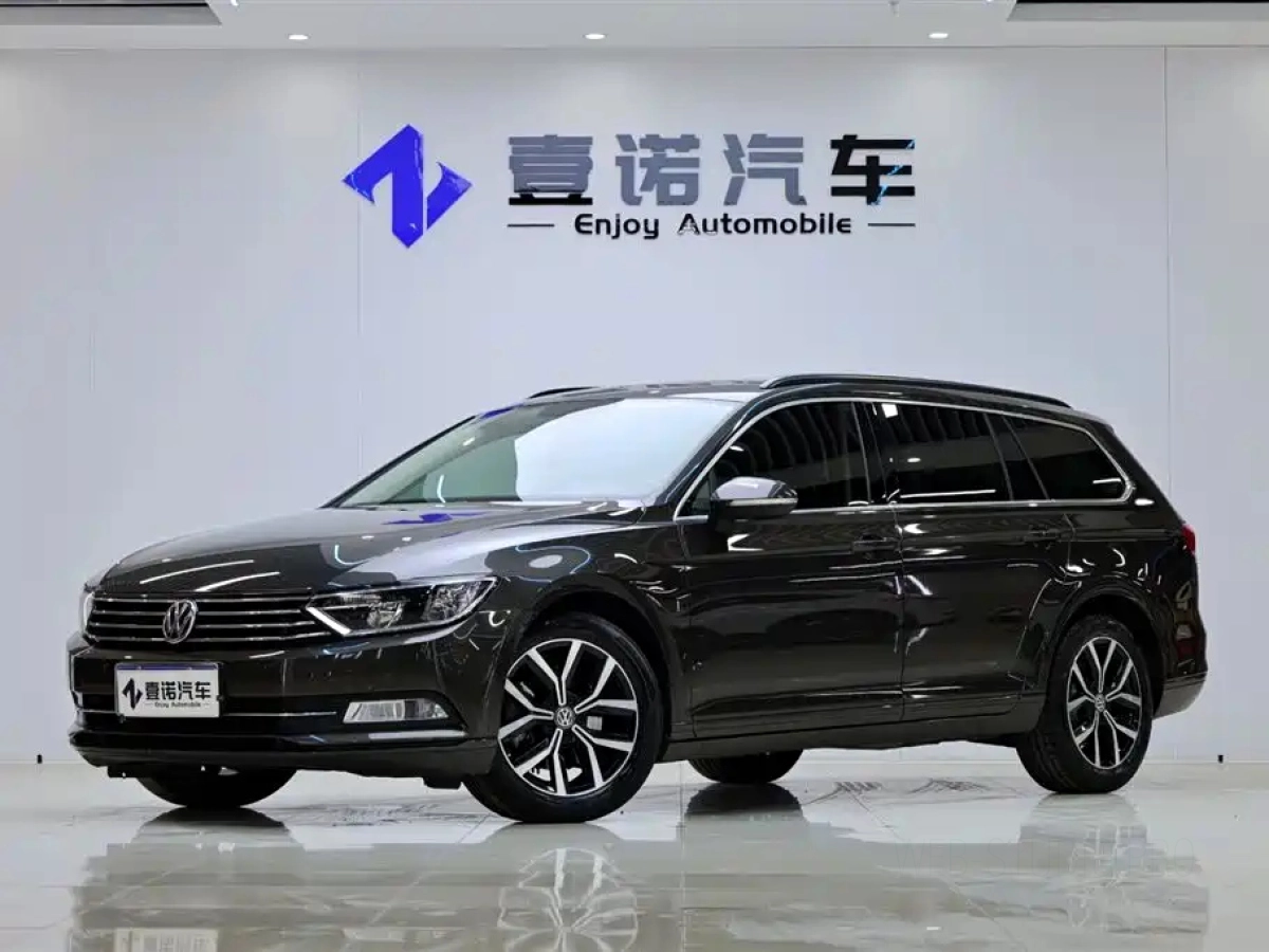 VOLKSWAGEN PASSAT VARIANT  2019