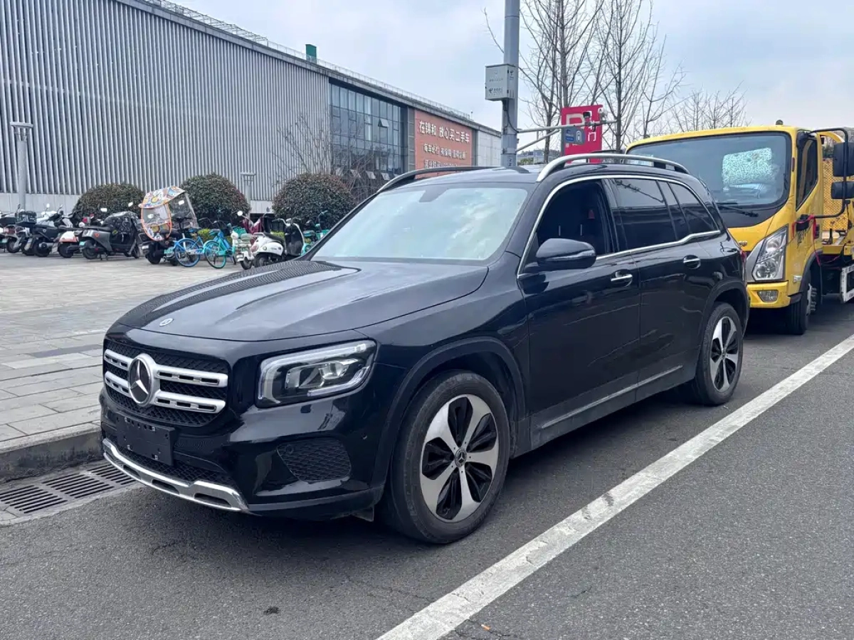 MERCEDES-BENZ GLB