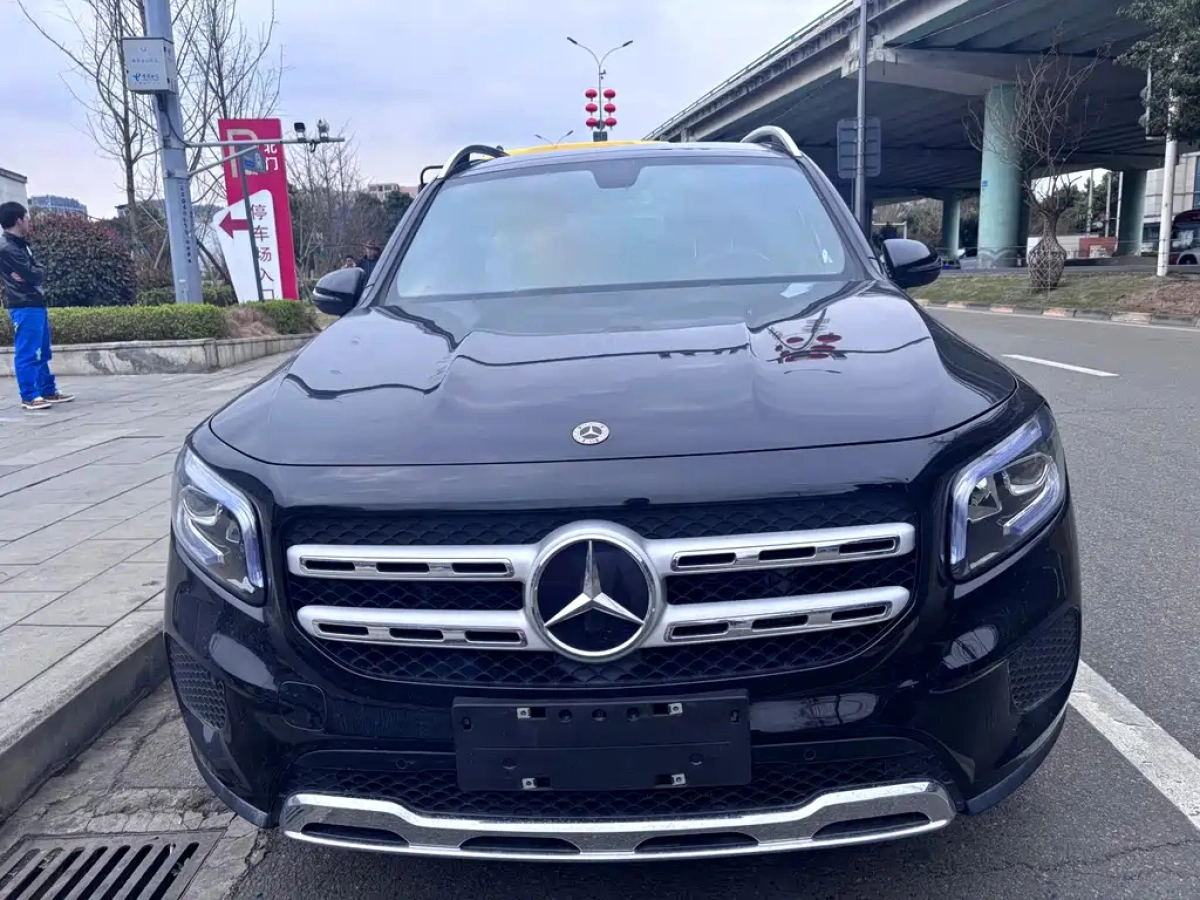 MERCEDES-BENZ GLB