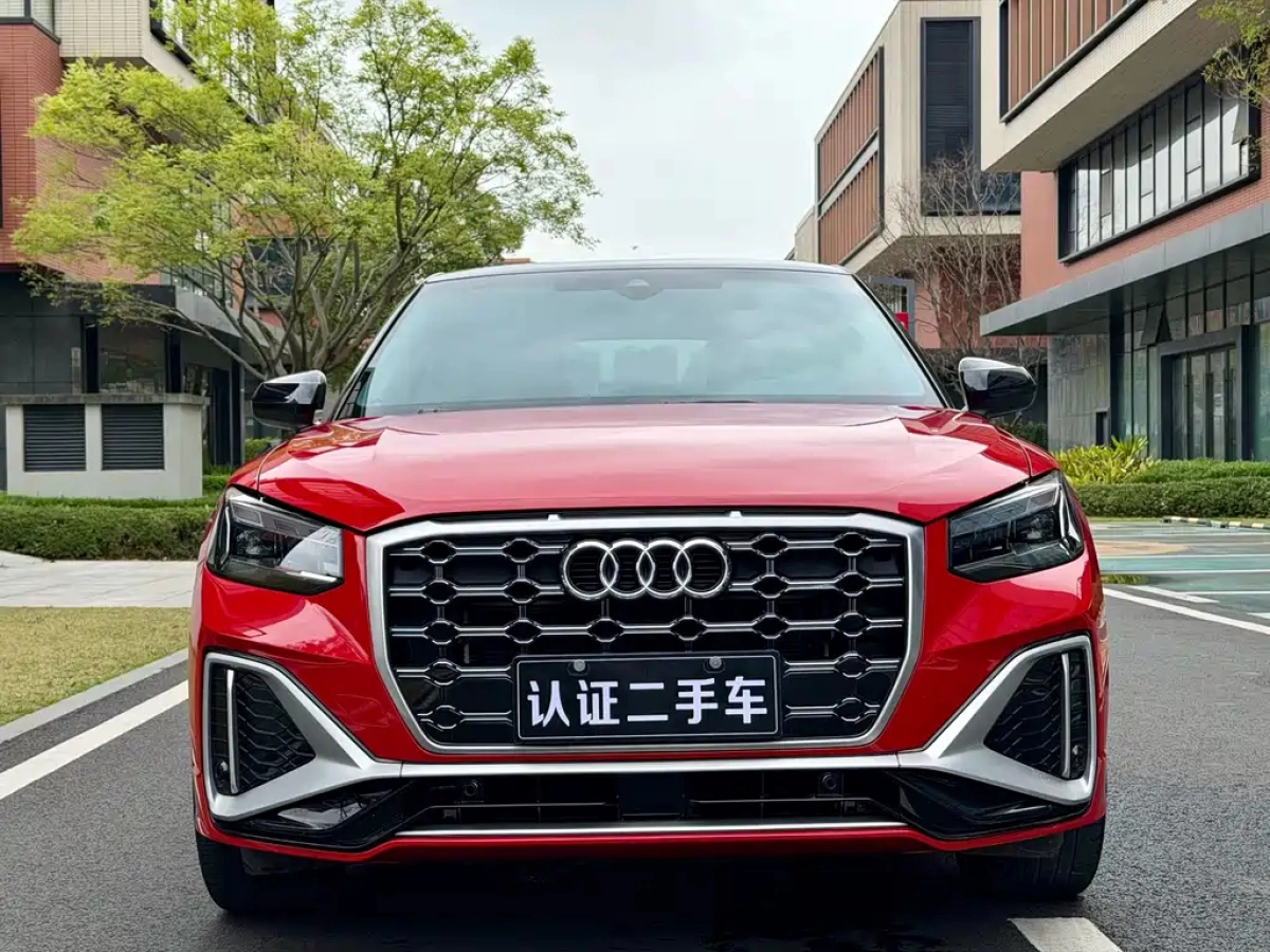 AUDI Q2L