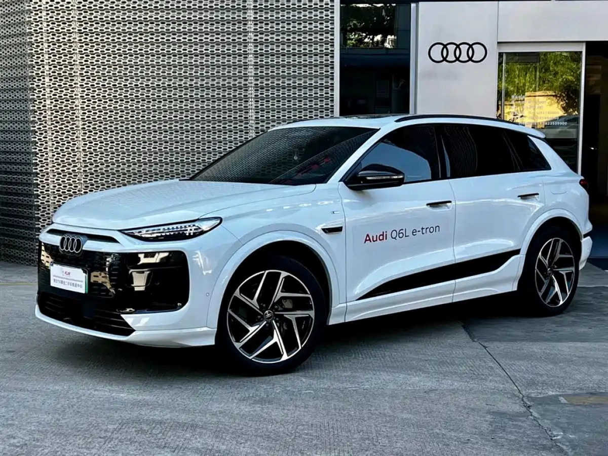 AUDI Q6L E-TRON  2025