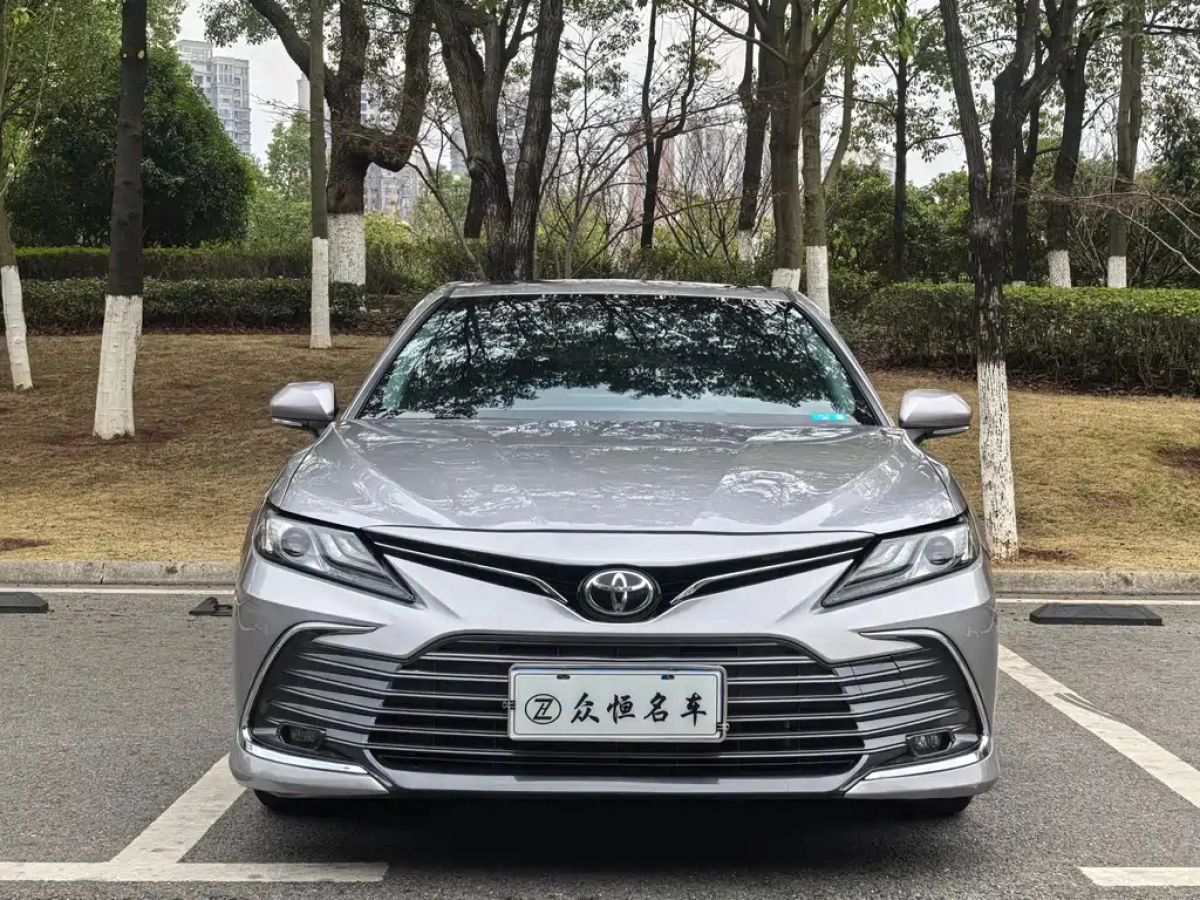 TOYOTA CAMRY