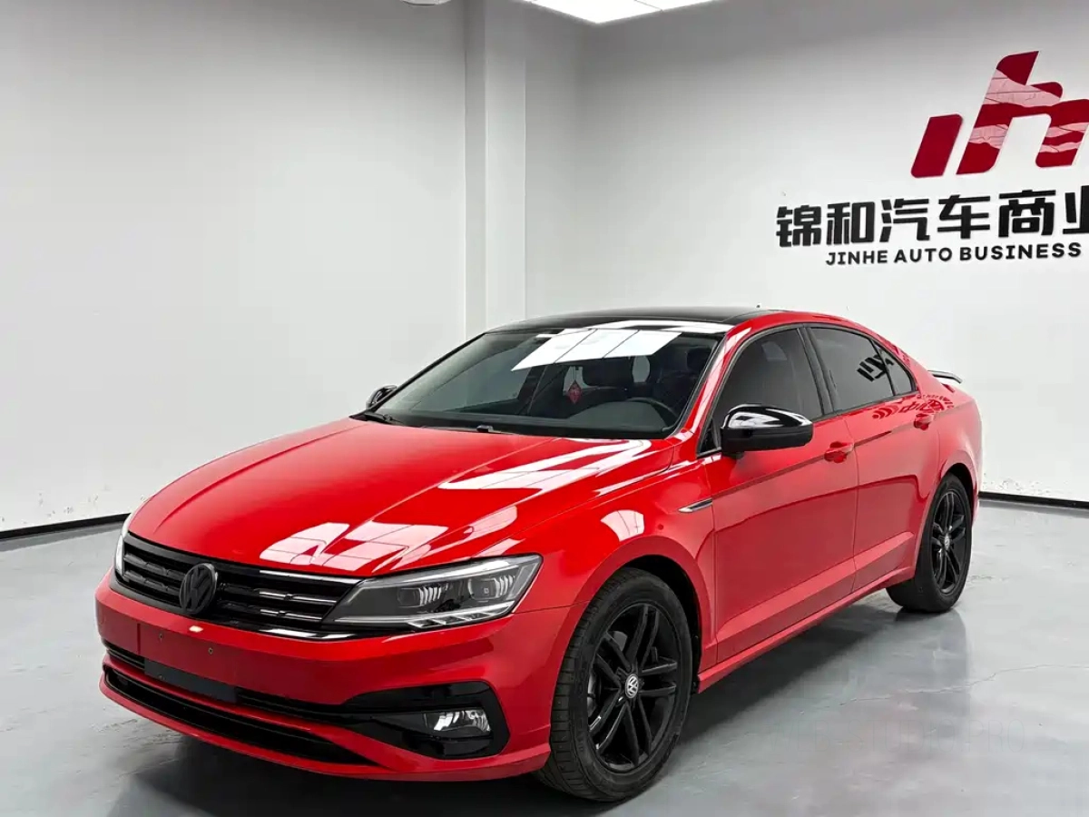 VOLKSWAGEN LAMANDO  2022