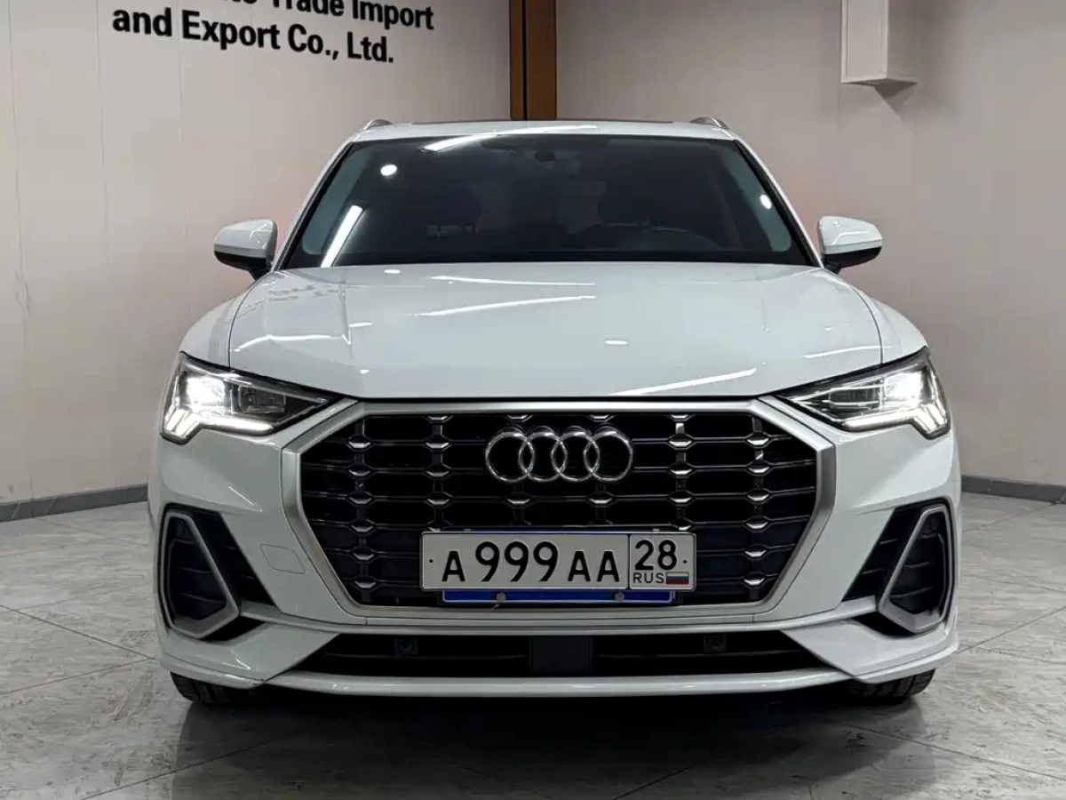 AUDI Q3