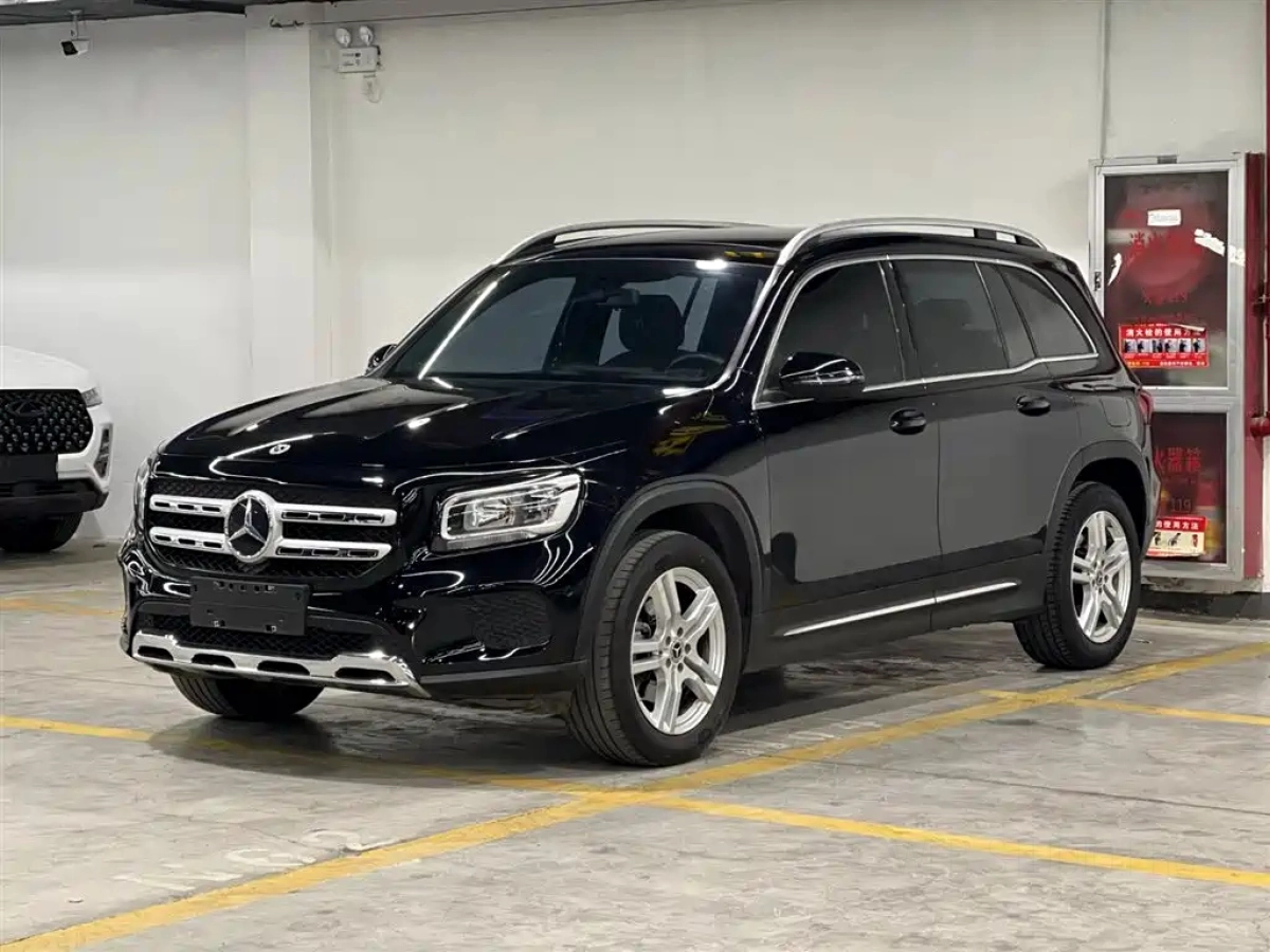 MERCEDES-BENZ GLB