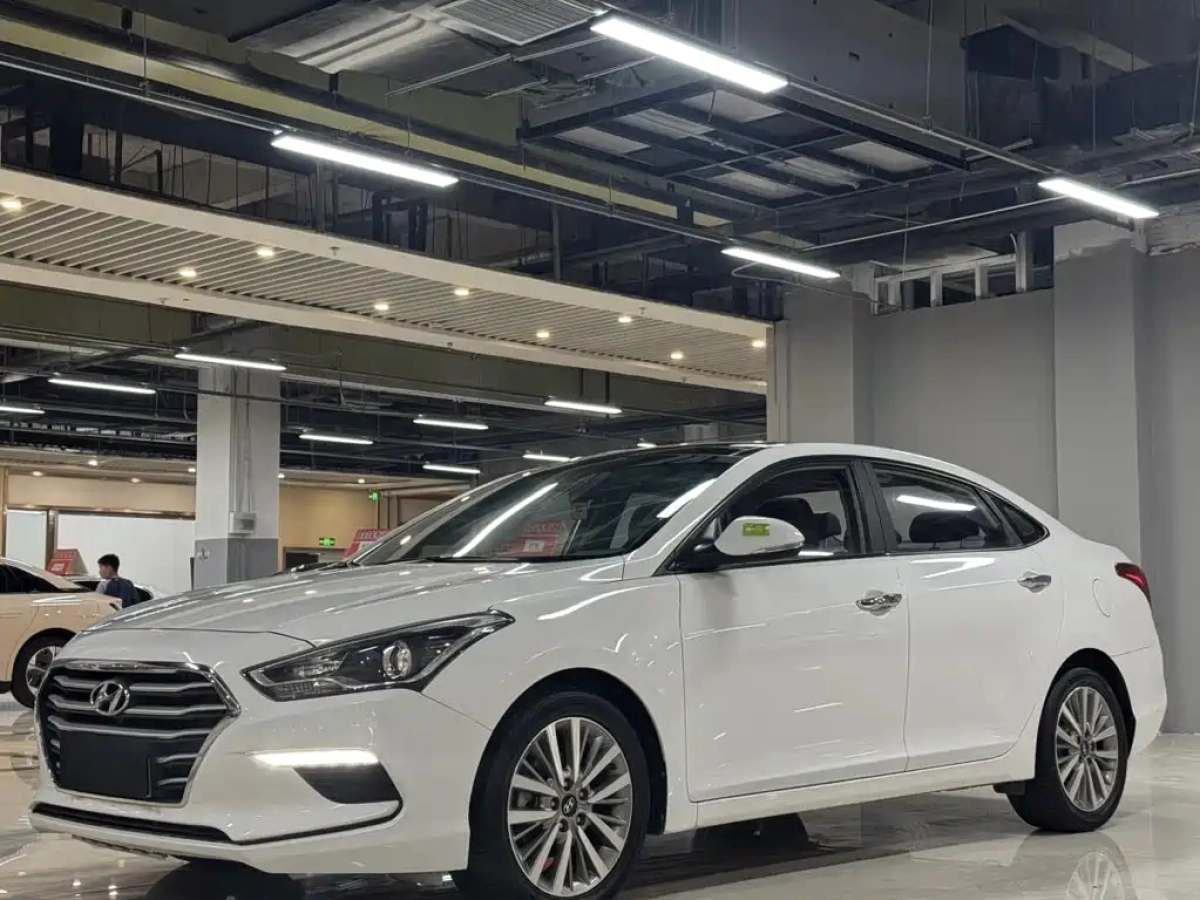 HYUNDAI MISTRA  2020