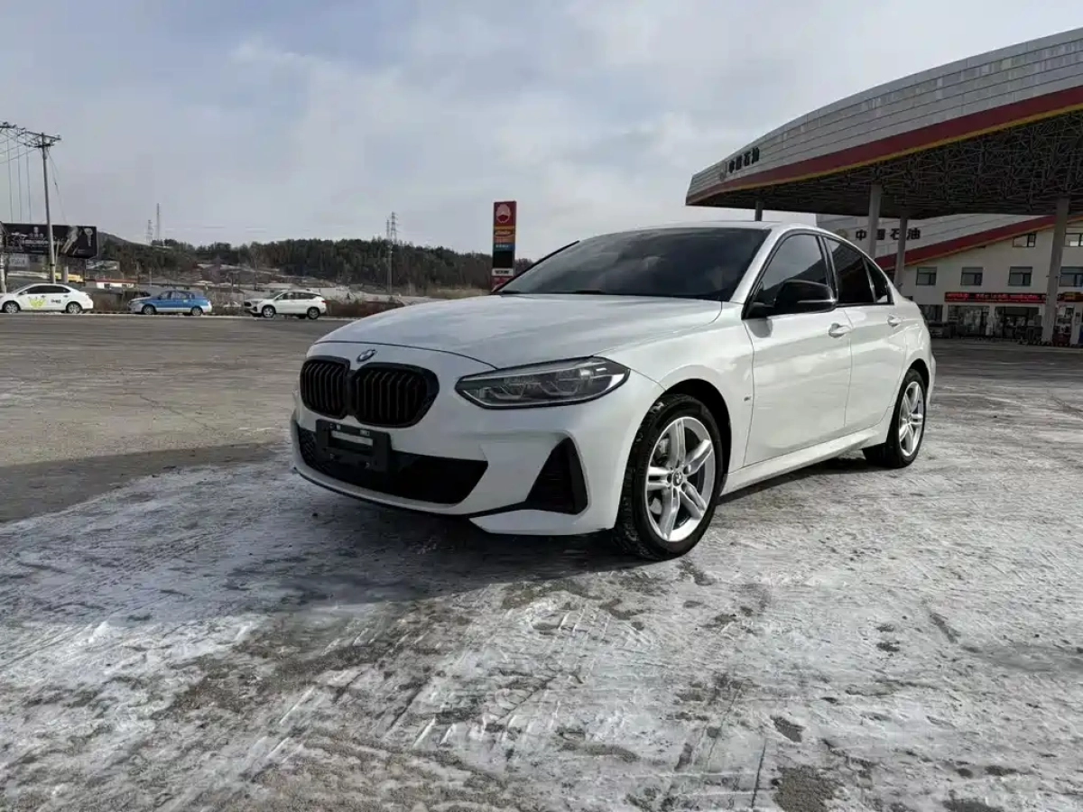 BMW 1-SERIES  2022
