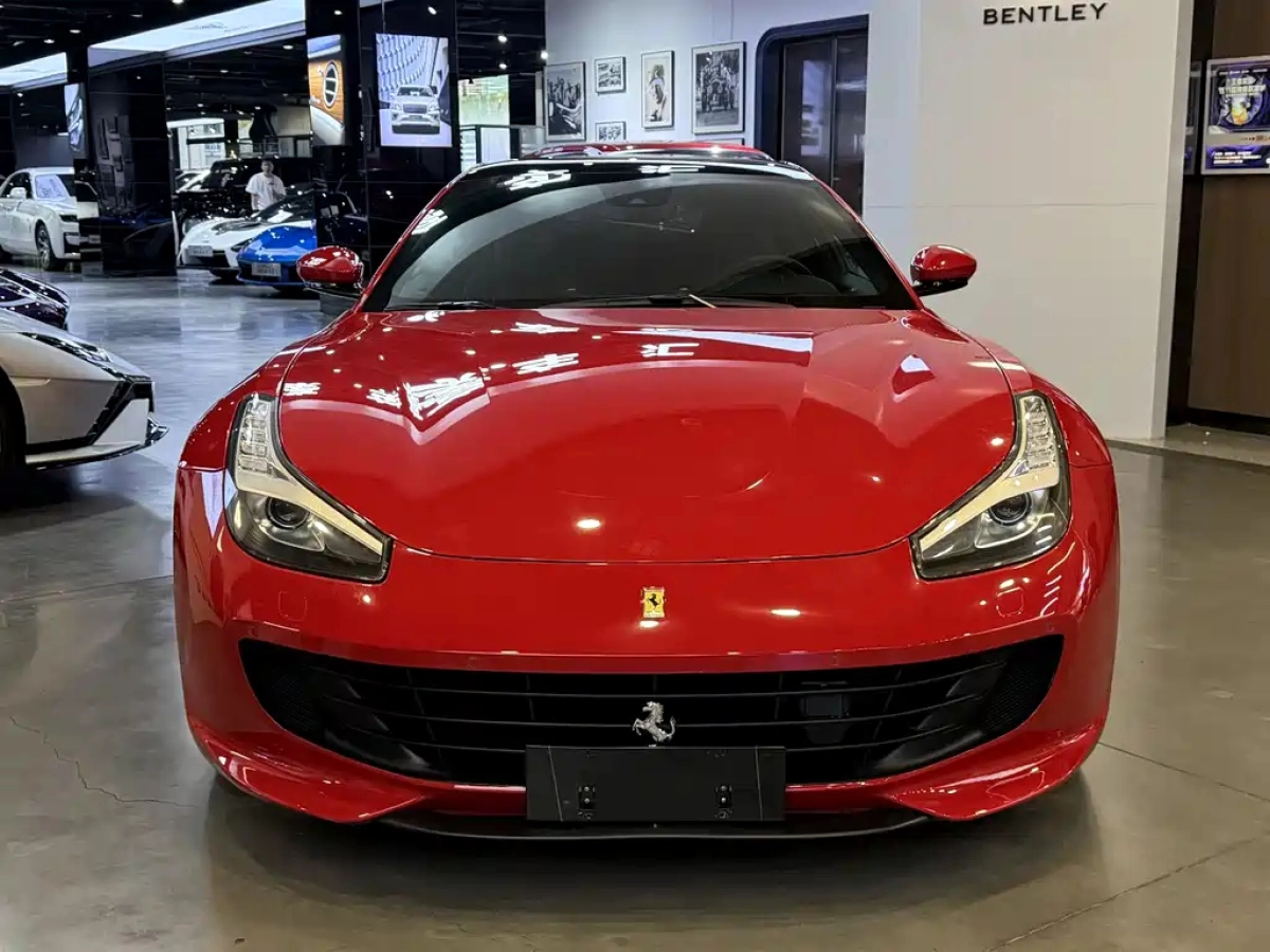 FERRARI GTC4LUSSO