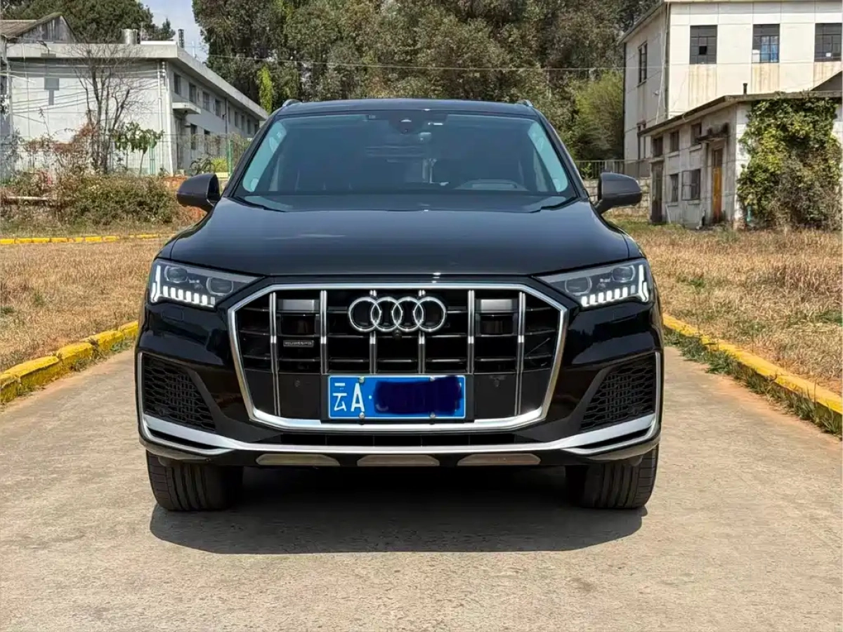 AUDI Q7  2024