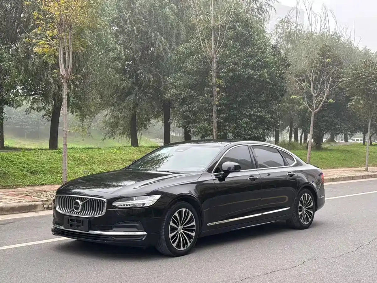 VOLVO S90  2023