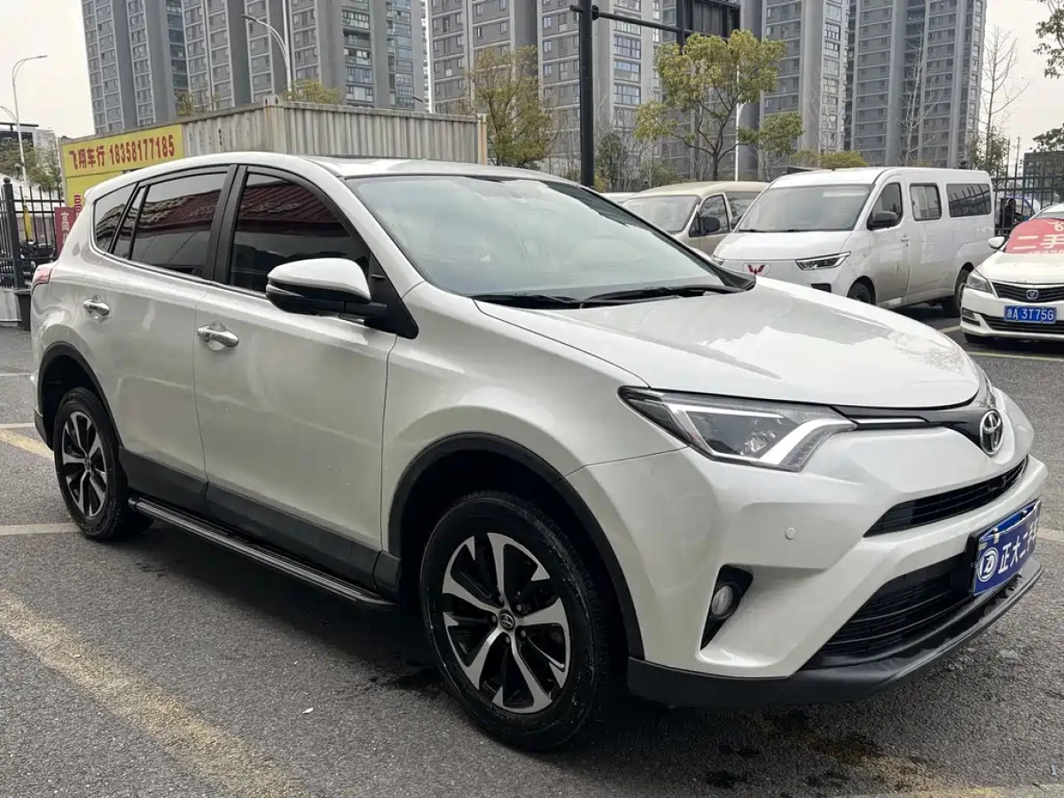TOYOTA RAV4