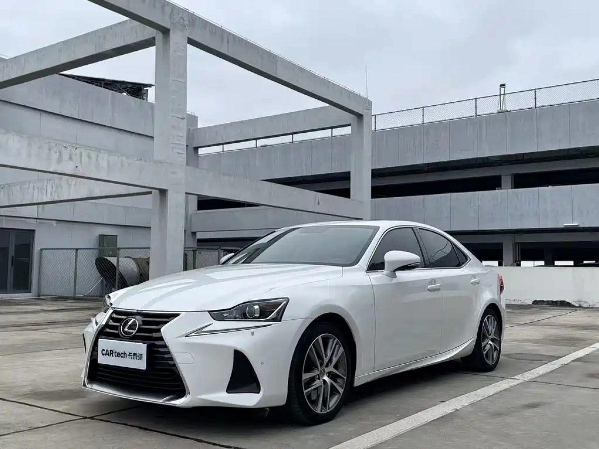 LEXUS IS