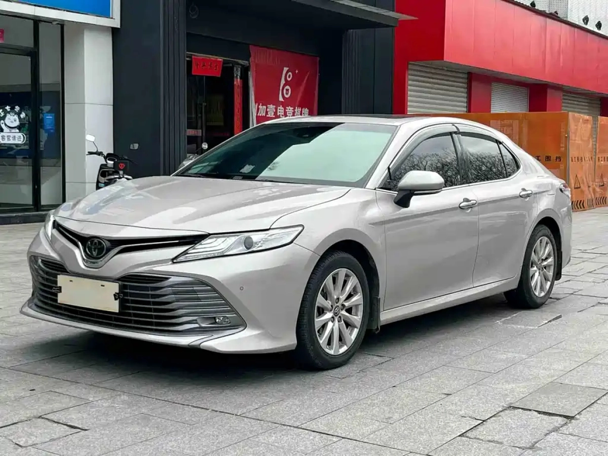 TOYOTA CAMRY  2020
