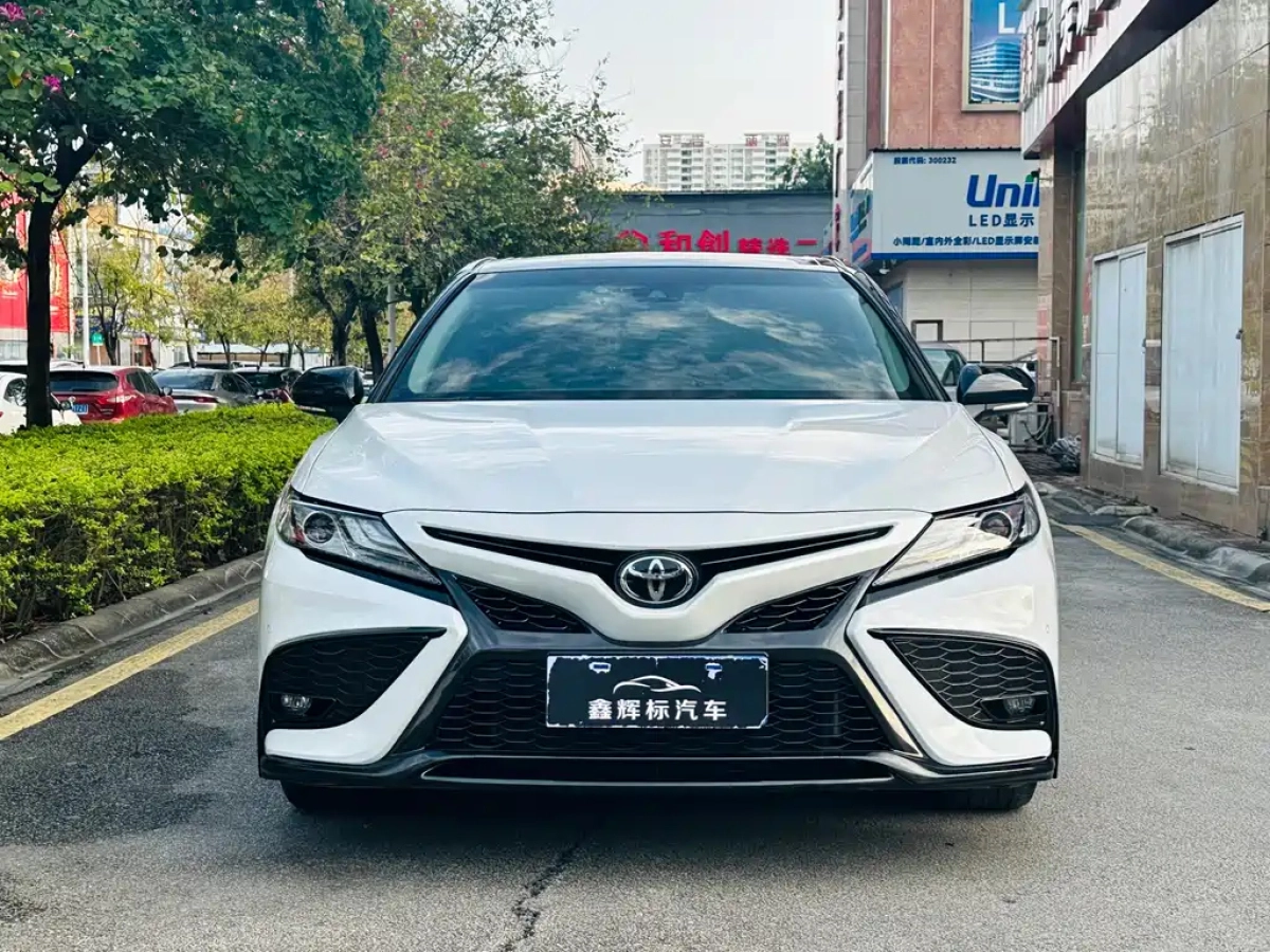 TOYOTA CAMRY