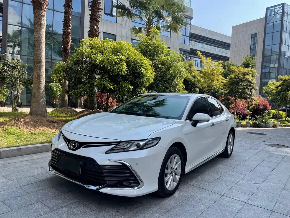 TOYOTA CAMRY 2024