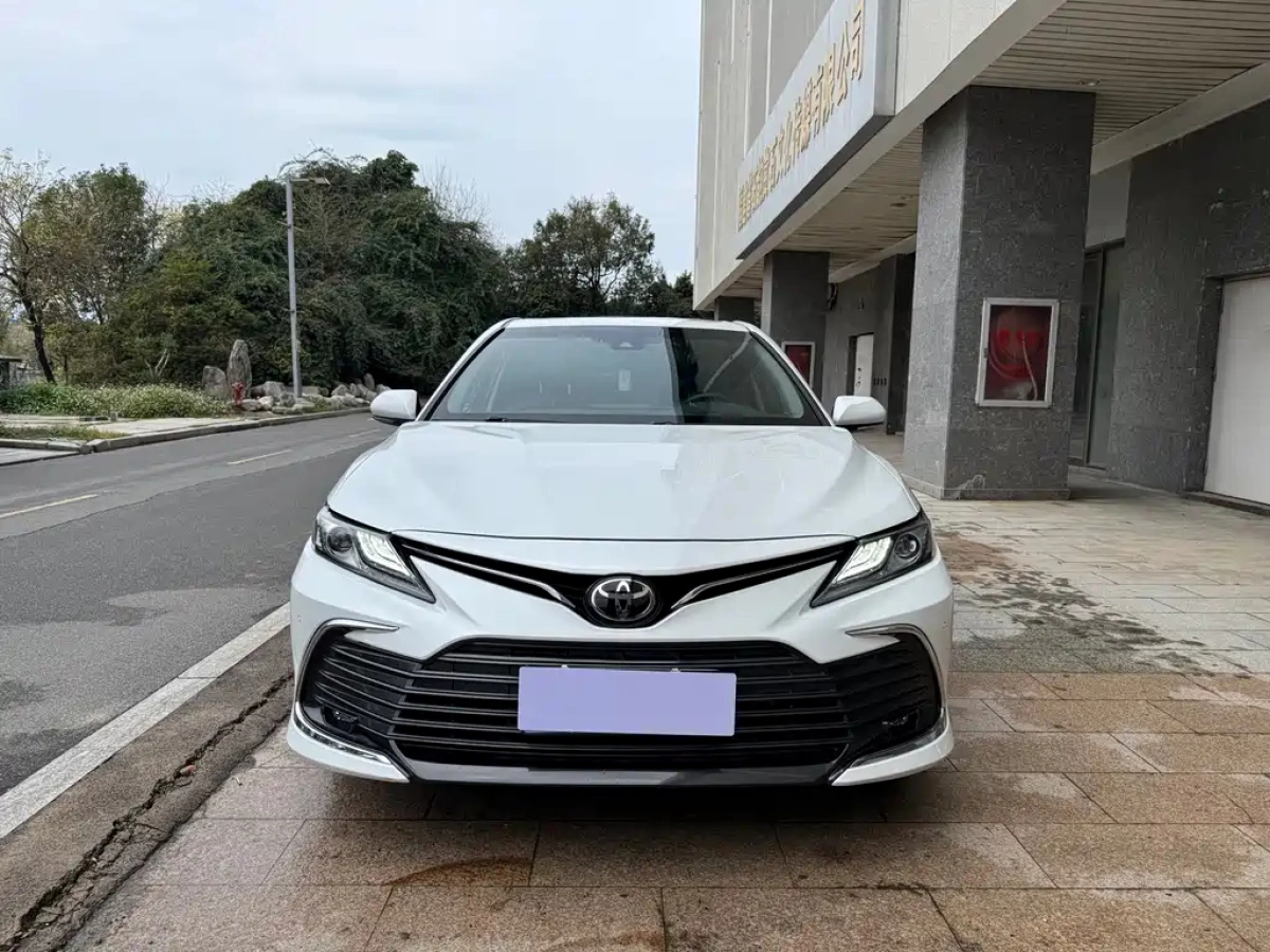 TOYOTA CAMRY