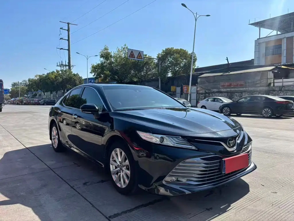TOYOTA CAMRY 2020