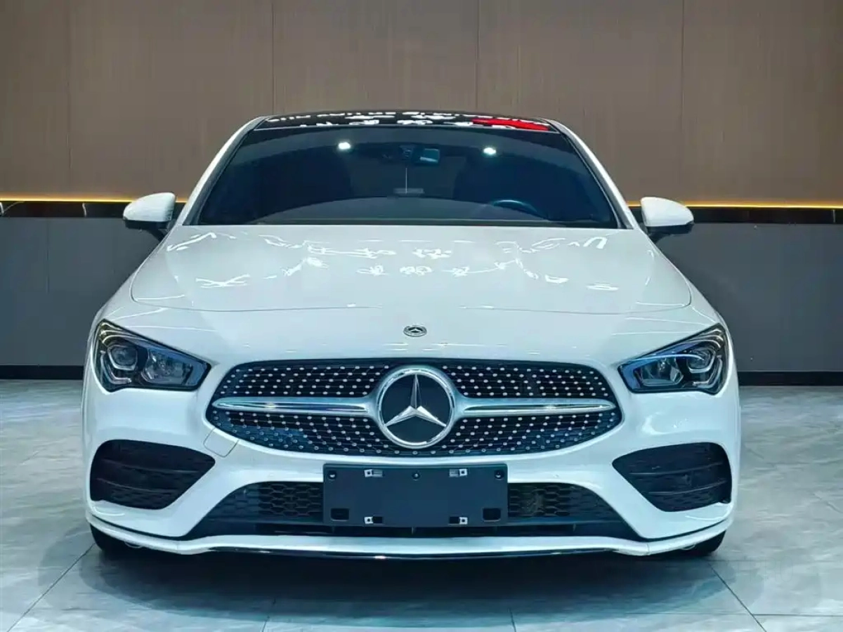 MERCEDES-BENZ CLA