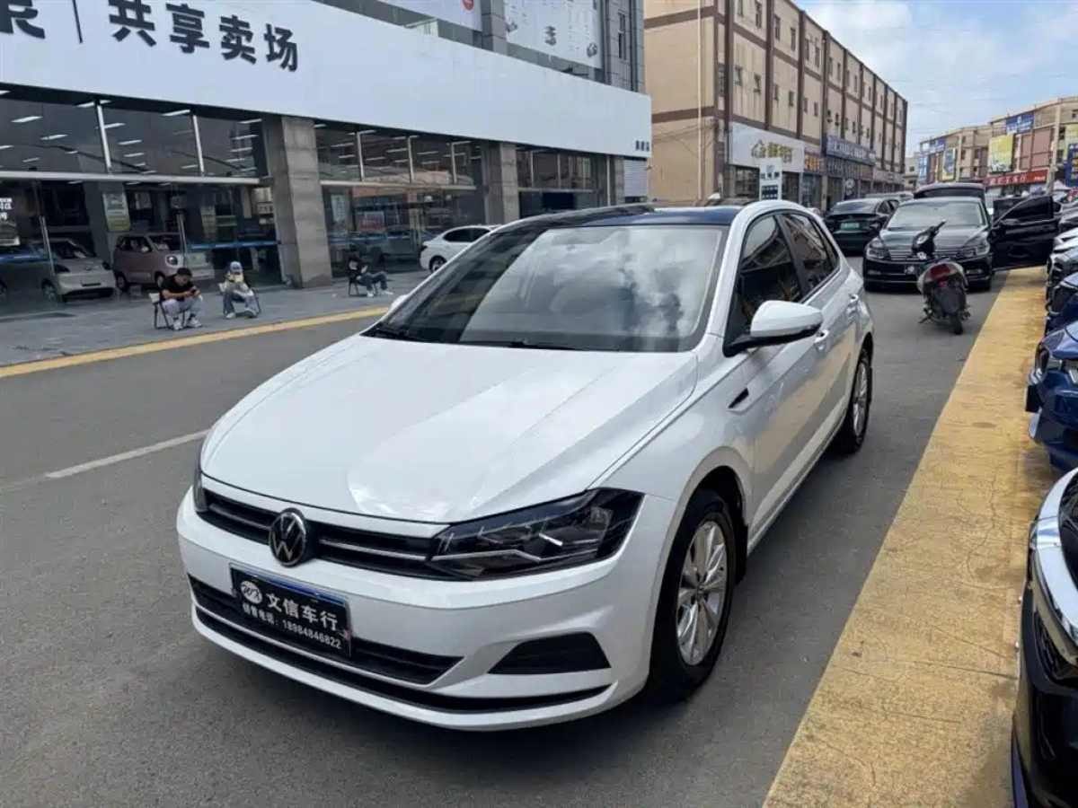 VOLKSWAGEN POLO