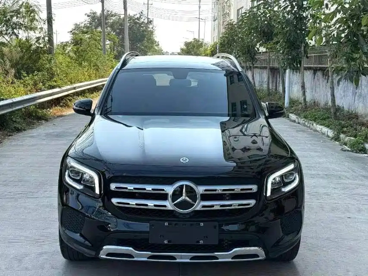 MERCEDES-BENZ GLB