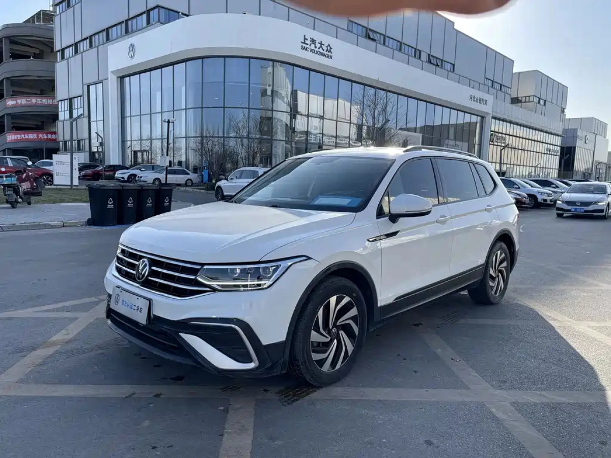 VOLKSWAGEN TIGUAN L  2022