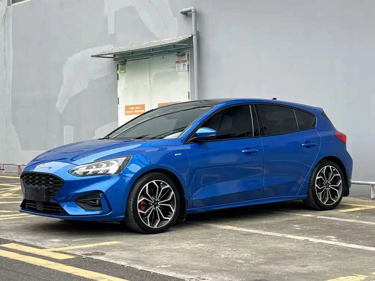 FORD FOCUS  2021