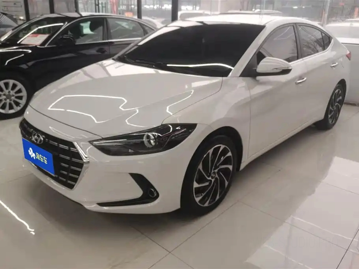 HYUNDAI ELANTRA
