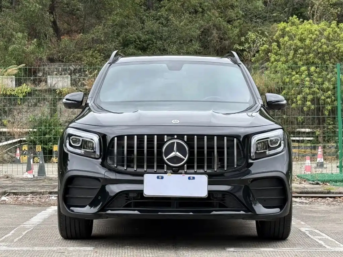 MERCEDES-BENZ GLB