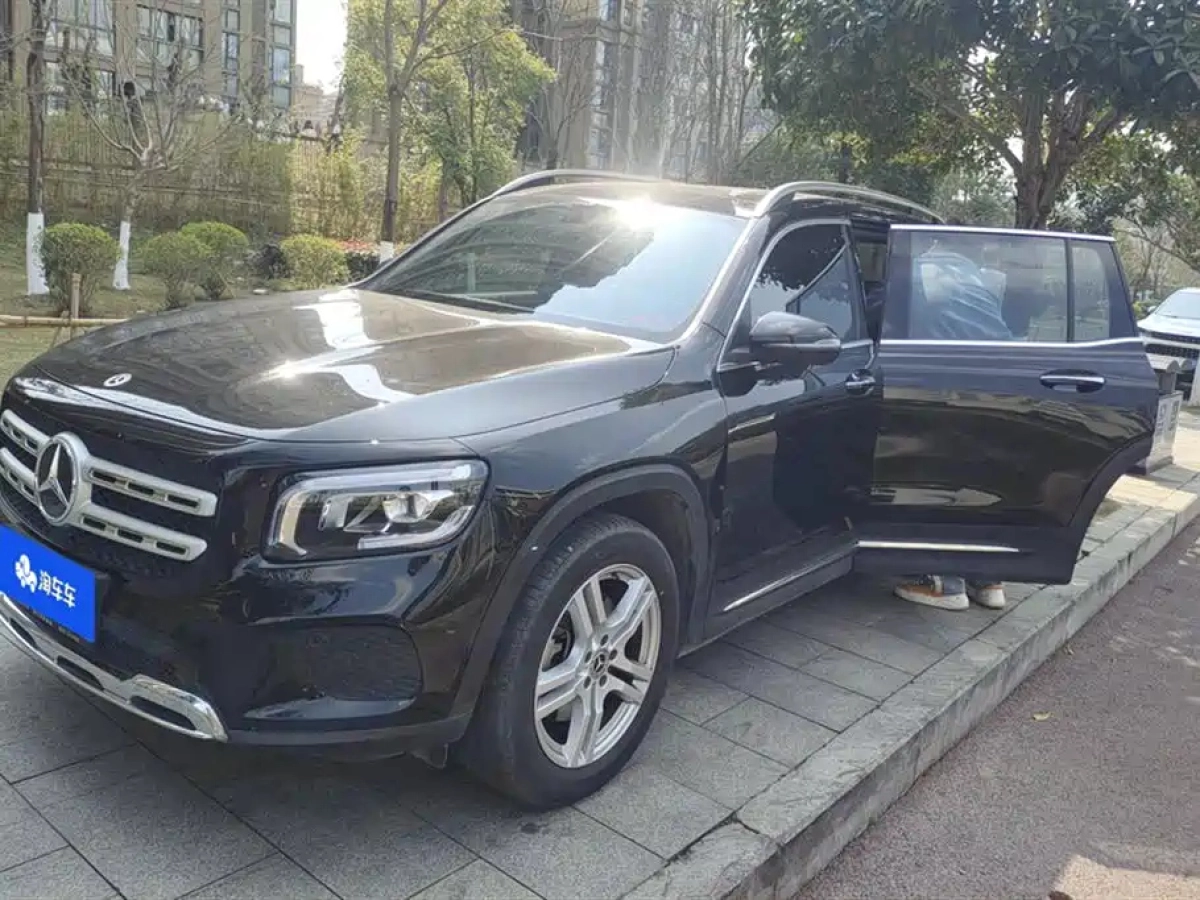 MERCEDES-BENZ GLB  2023