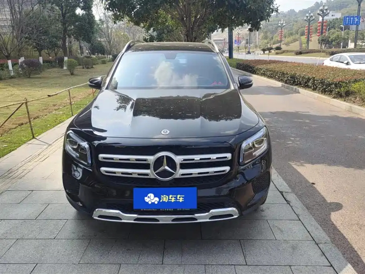 MERCEDES-BENZ GLB