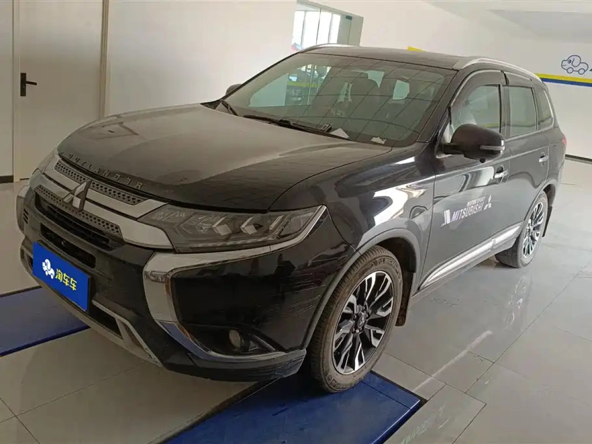 MITSUBISHI OUTLANDER  2020