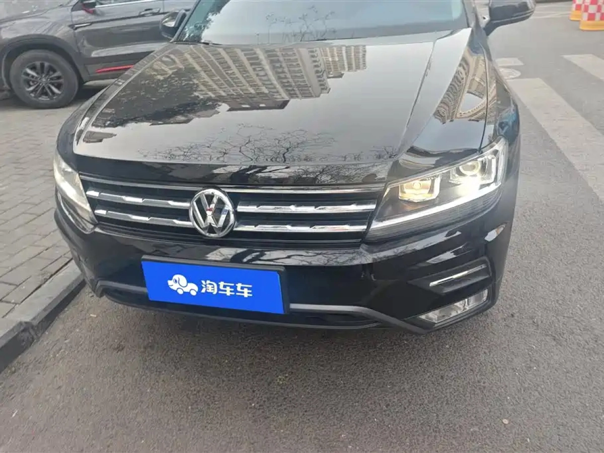 VOLKSWAGEN TIGUAN L