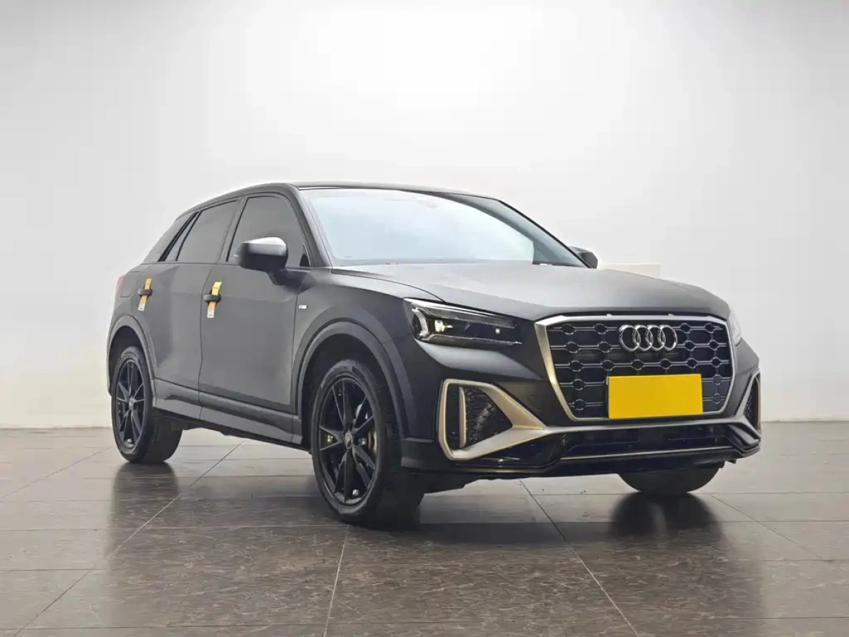 AUDI Q2L