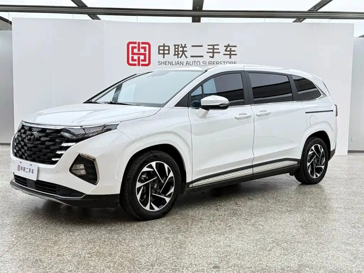 HYUNDAI CUSTO  2024