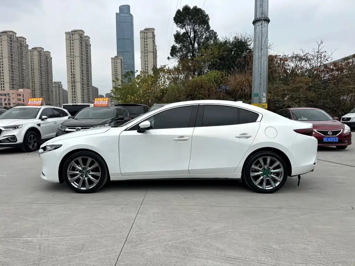 MAZDA 3 AXELA