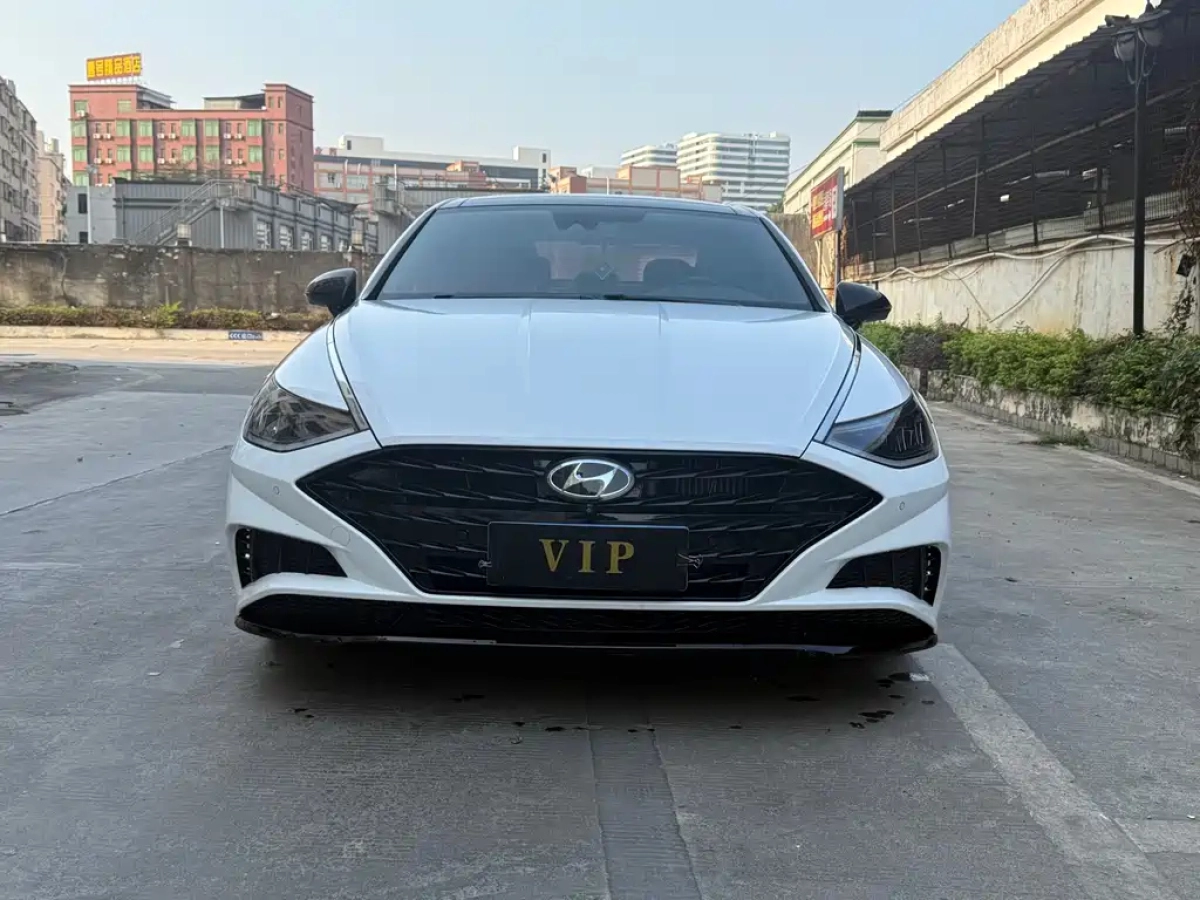 HYUNDAI SONATA