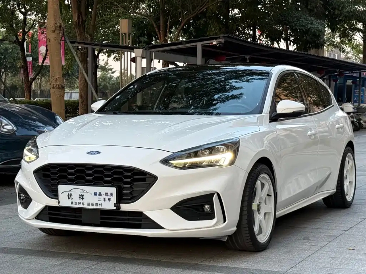 FORD FOCUS  2021