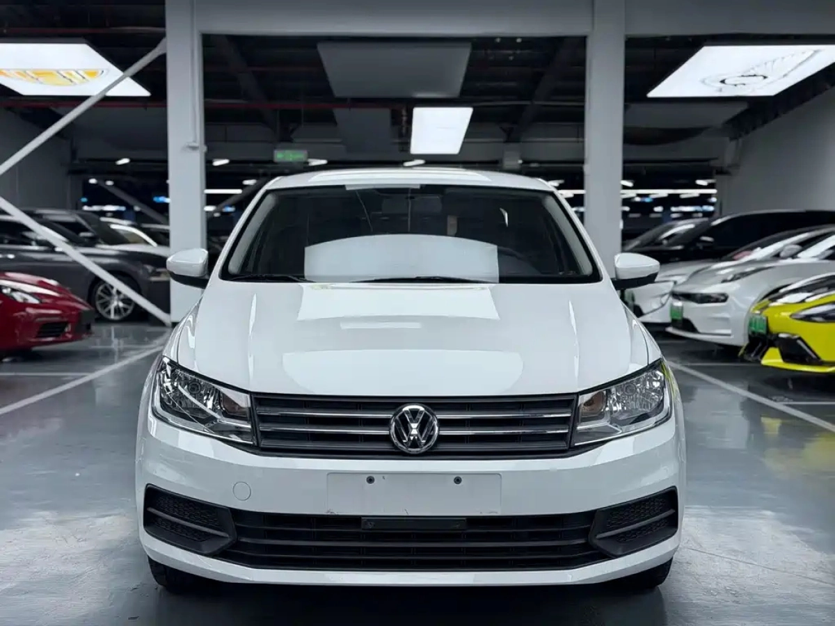 VOLKSWAGEN SANTANA  2022