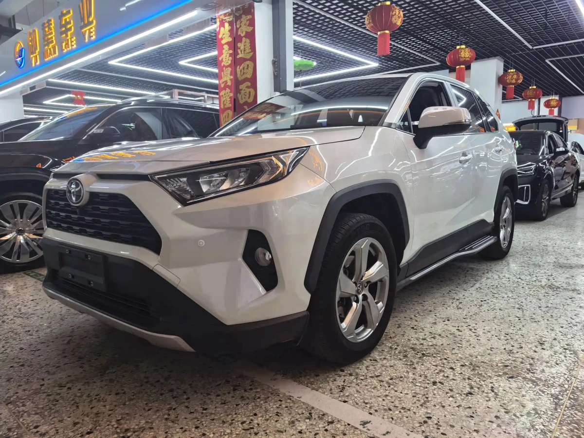 TOYOTA RAV4  2023