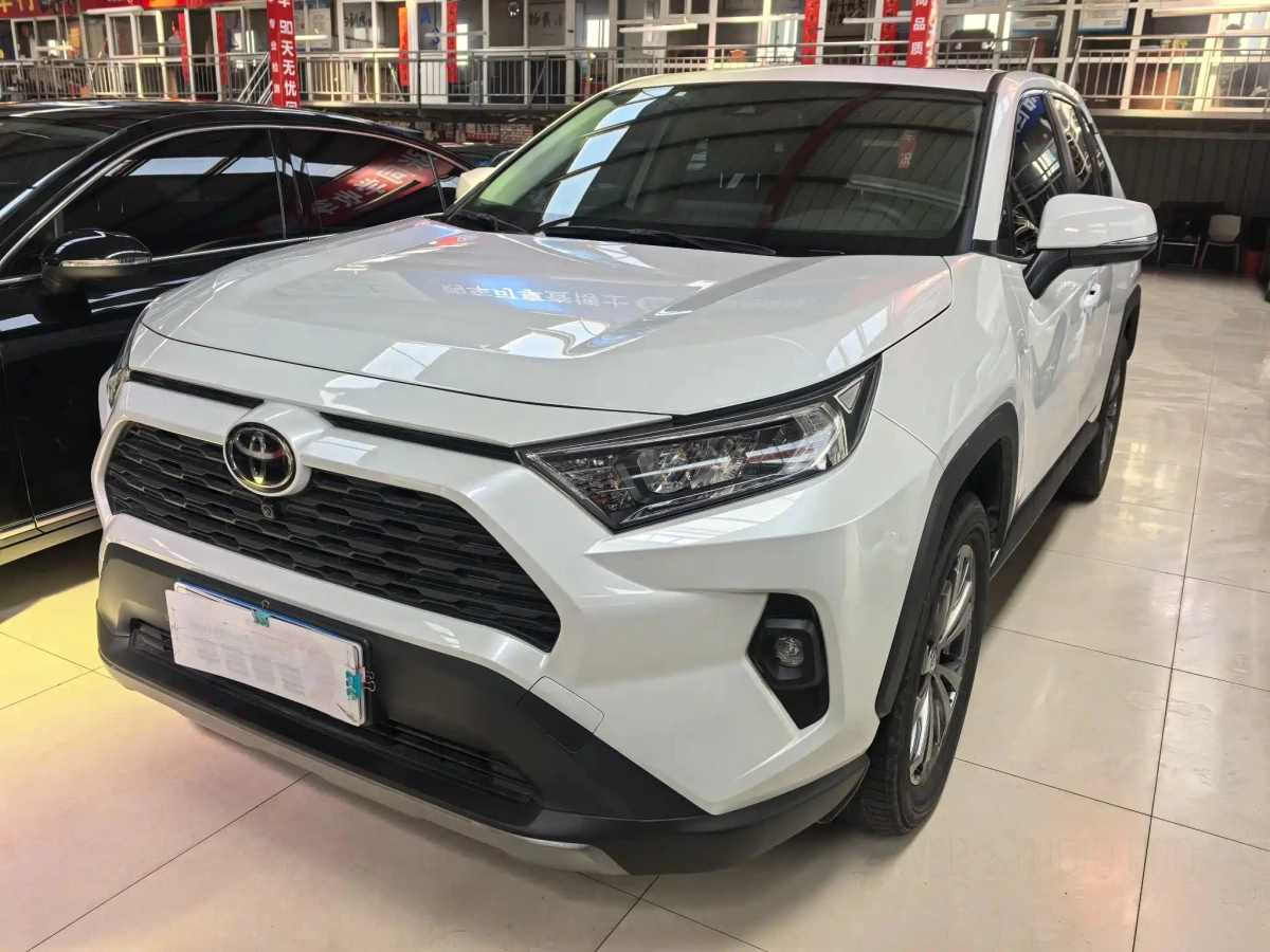 TOYOTA RAV4  2024