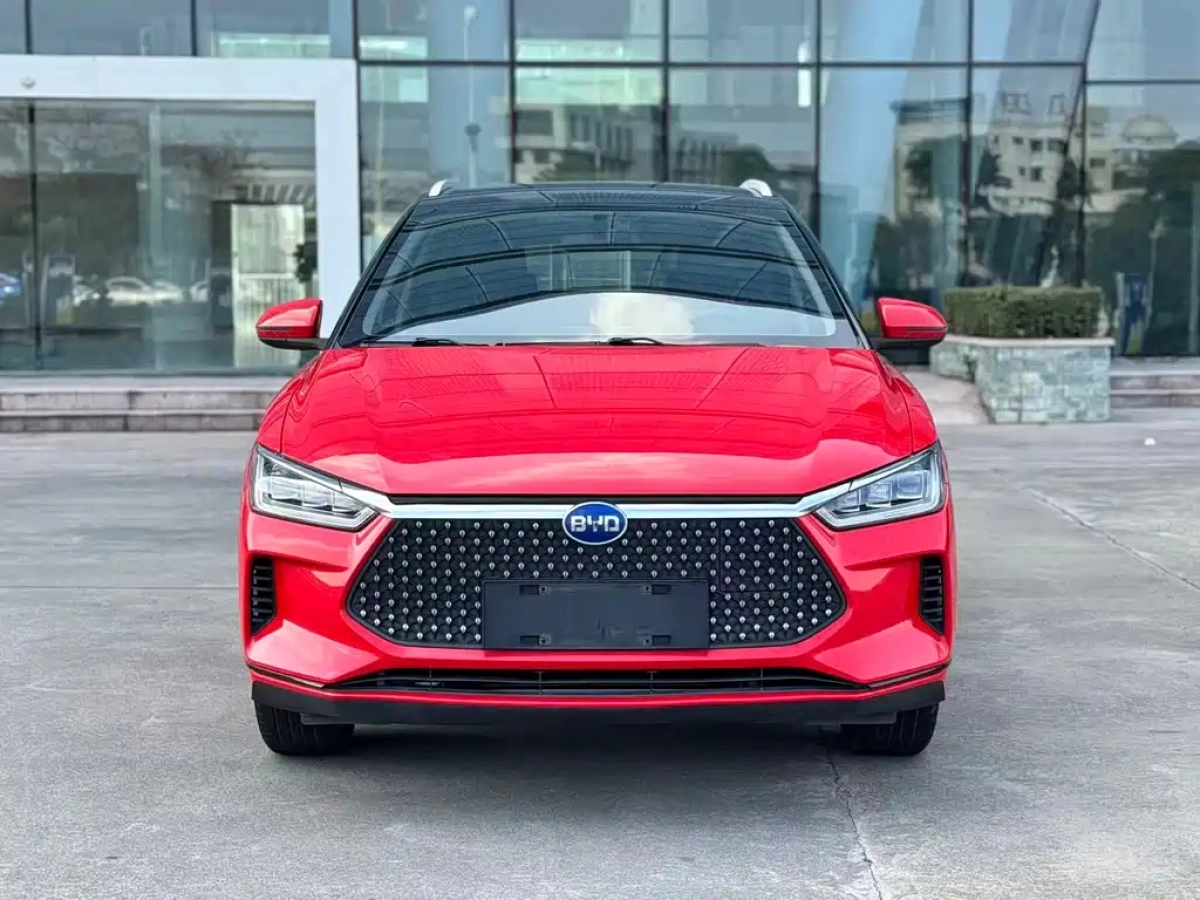 BYD E2