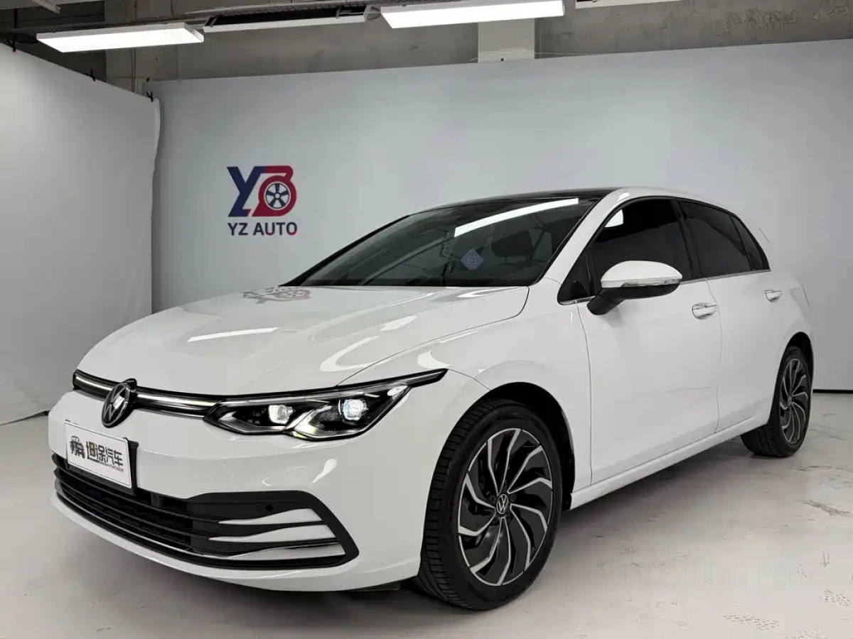 VOLKSWAGEN GOLF  2023