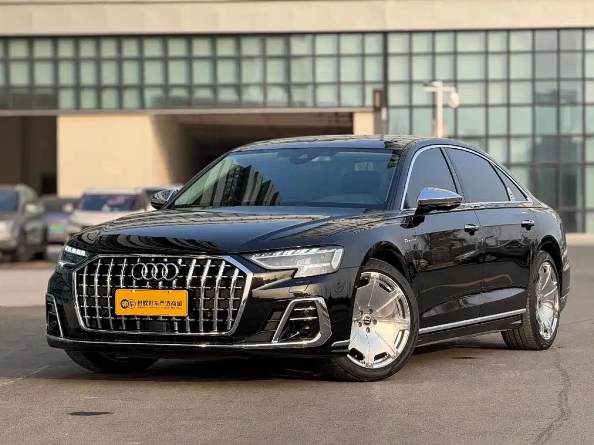 AUDI A8  2023