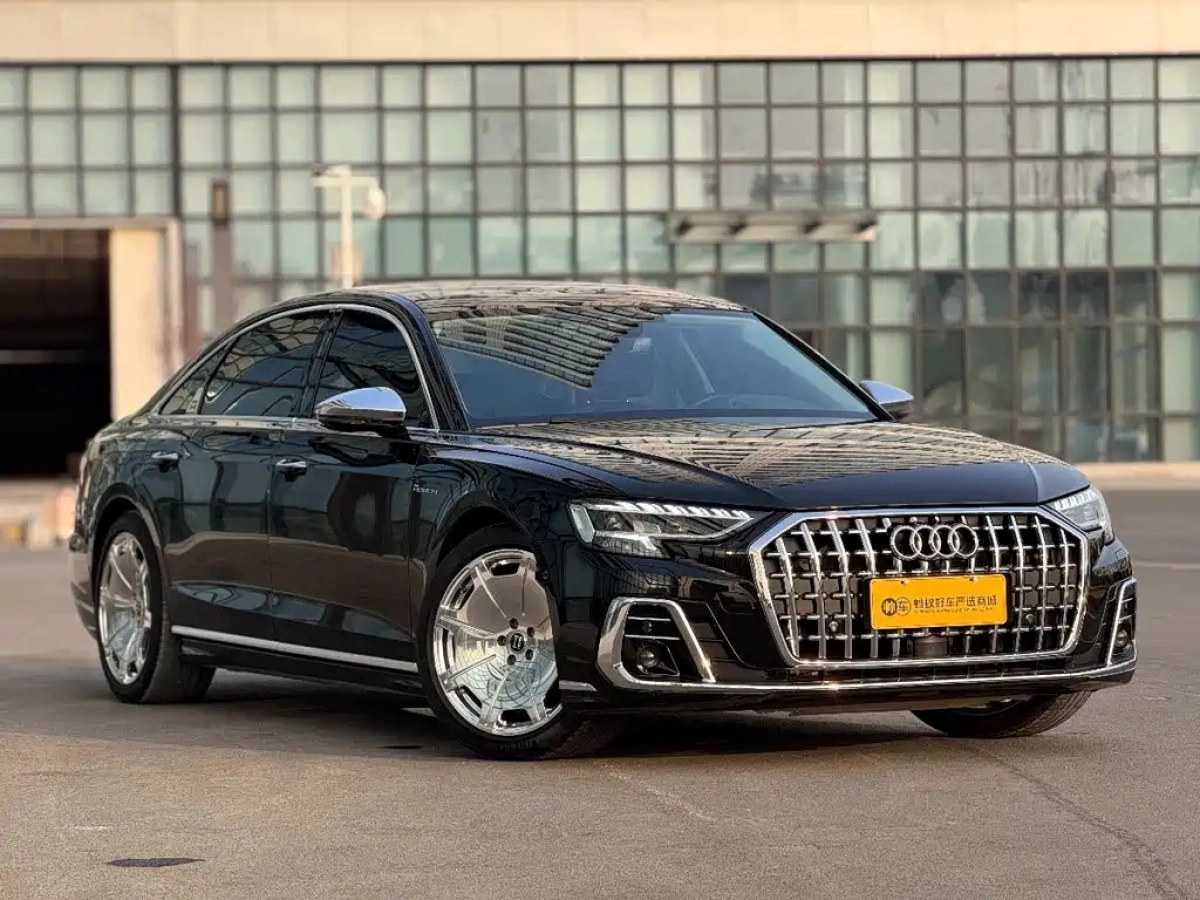 AUDI A8
