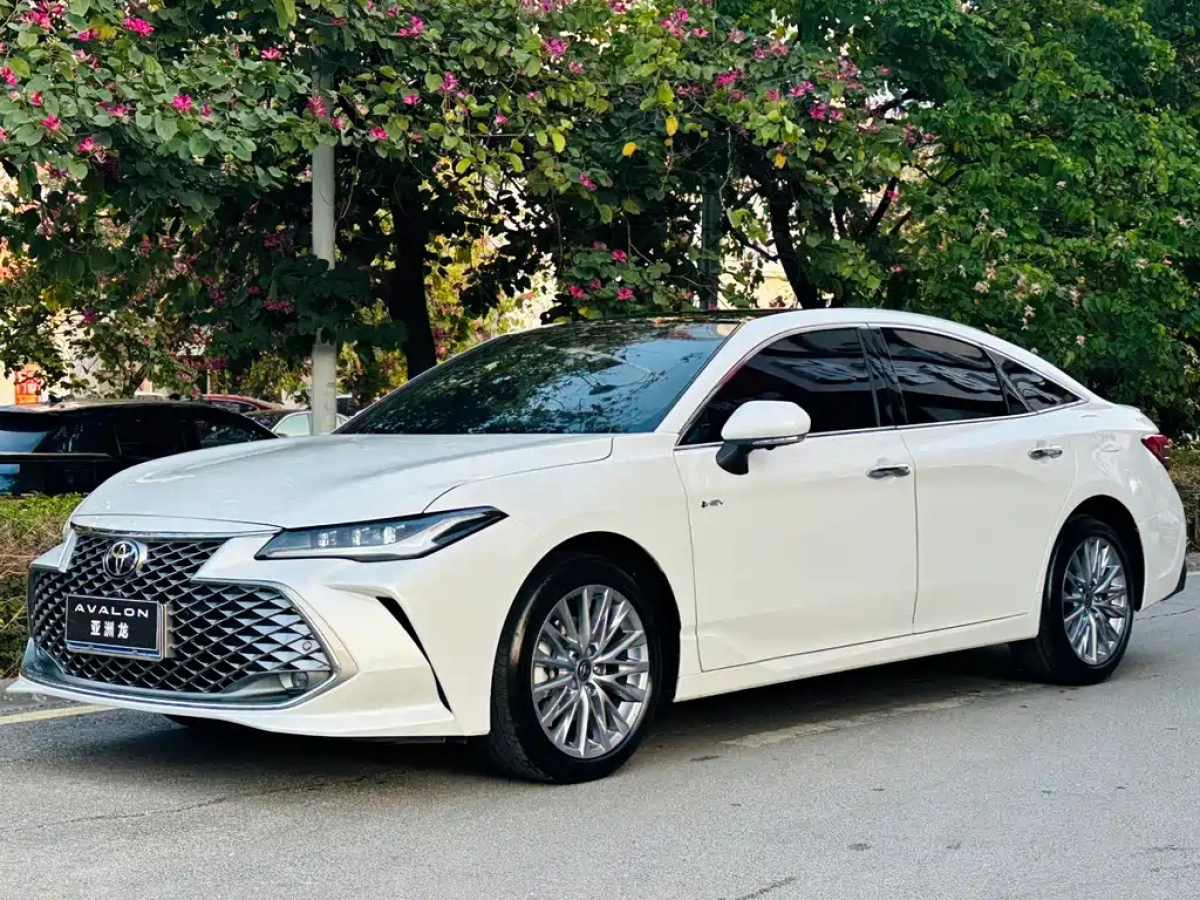 TOYOTA AVALON  2025