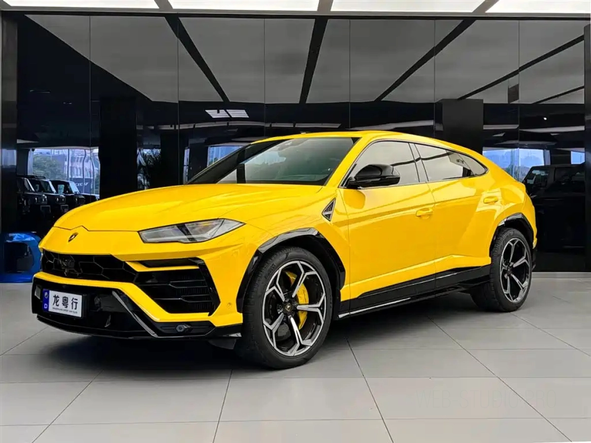 LAMBORGHINI URUS  2022