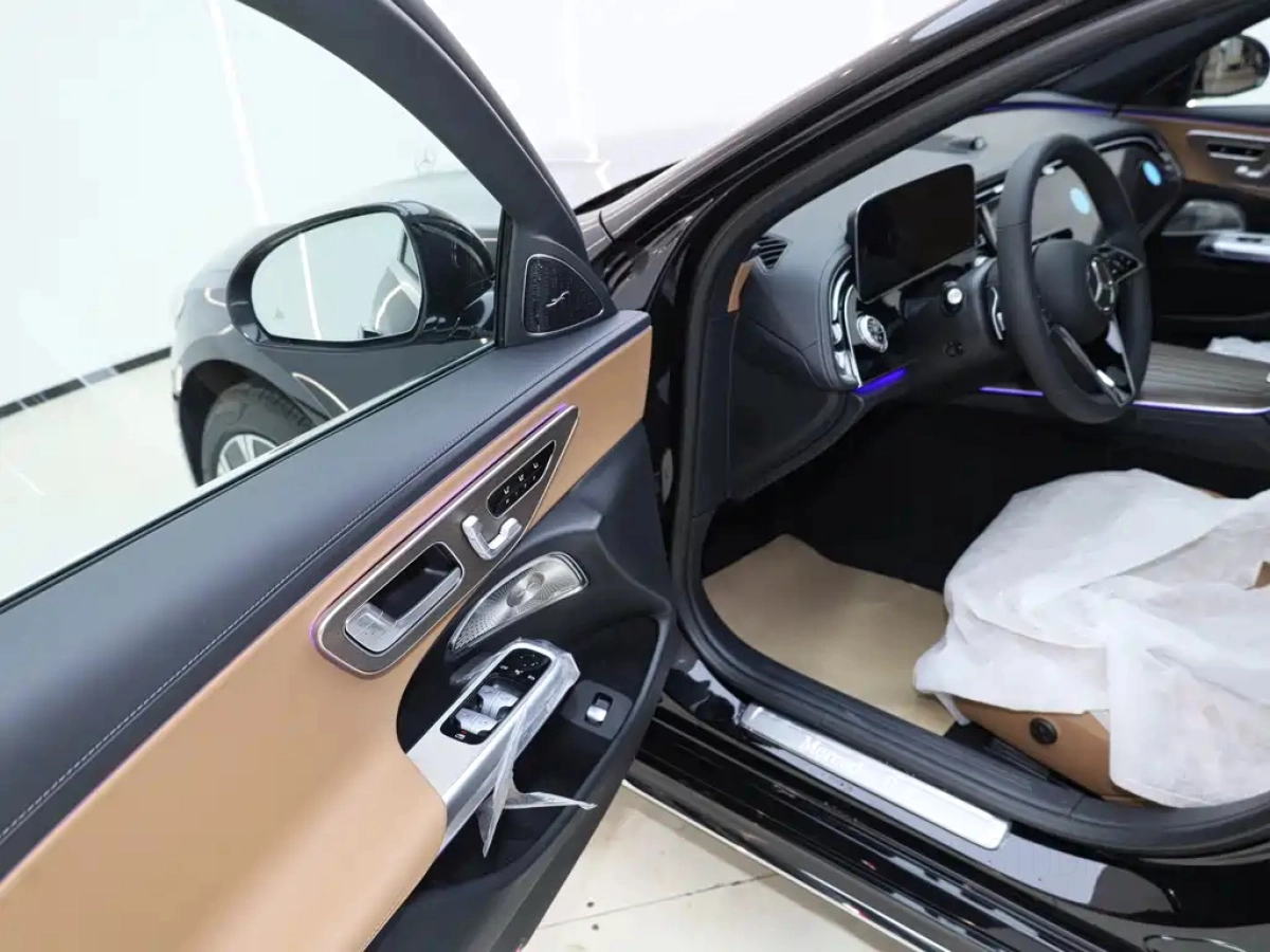 MERCEDES-BENZ E-CLASS  2026