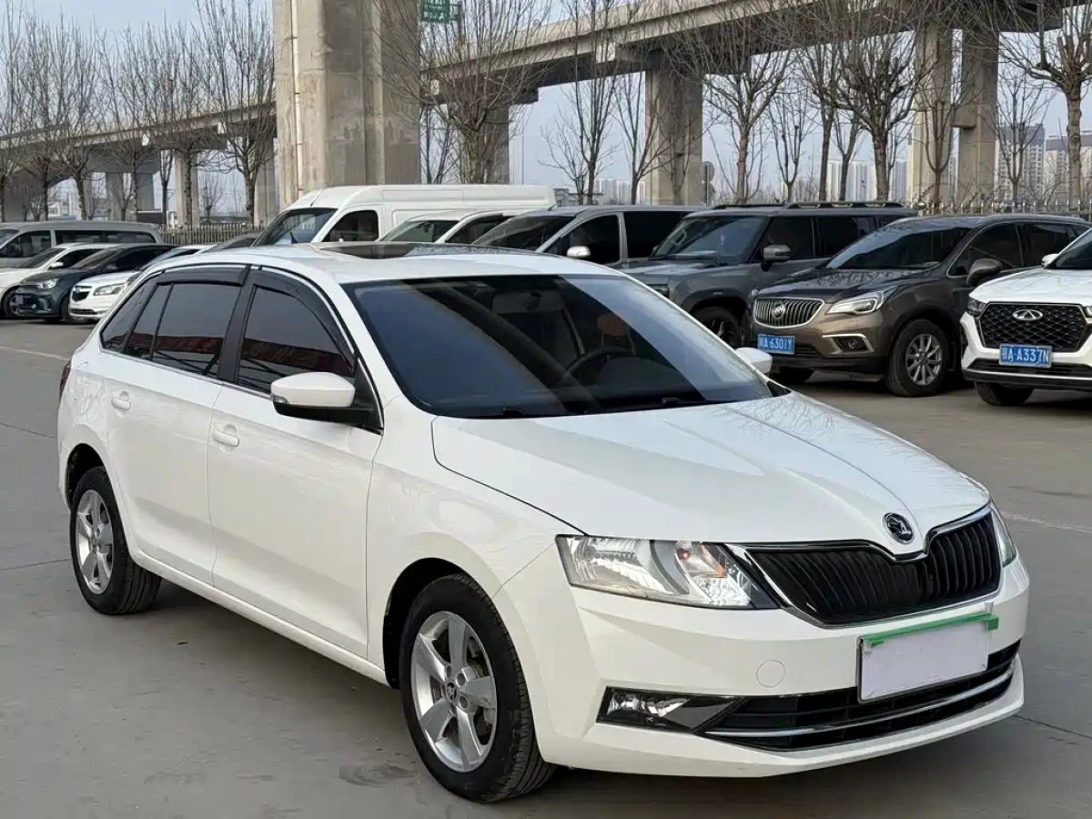SKODA RAPID SPACEBACK