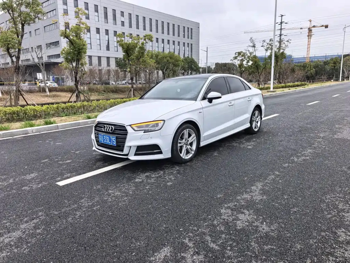 AUDI A3  2019