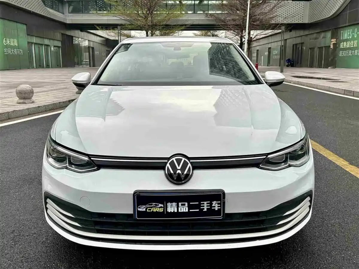 VOLKSWAGEN GOLF  2023